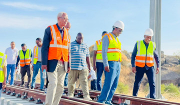 UJENZI WA RELI YA SGR MAKUTOPORA - MWANZA HAKUNA KILICHOSIMAMA
